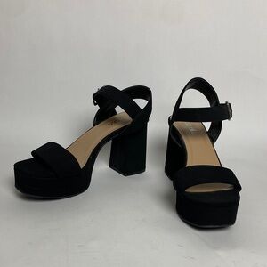1970s Style Faux Suede PLATFORM Ankle Strap Sandals Heels - size 8